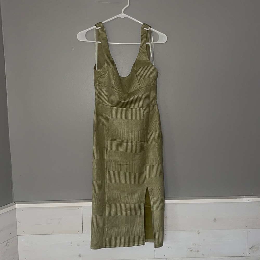 Olive green midi dress NWT